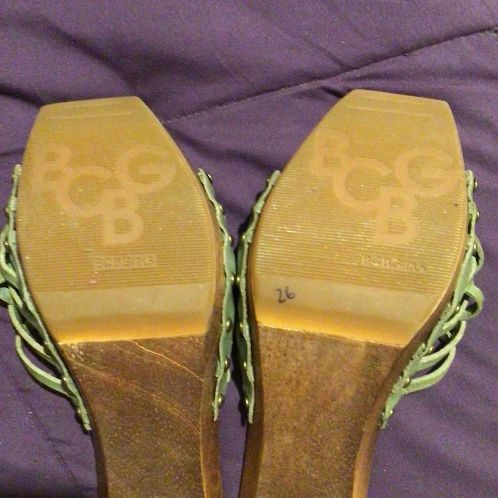 NWOT Green BCBG Slip On Wood Shoe 7.5 - Picture 5 of 7